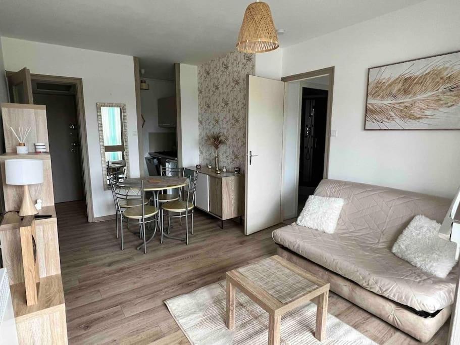 Appartement A 100 M De La Plage St Hilaire De Riez Les Becs Сен-Ілер-де-Р'єз Екстер'єр фото